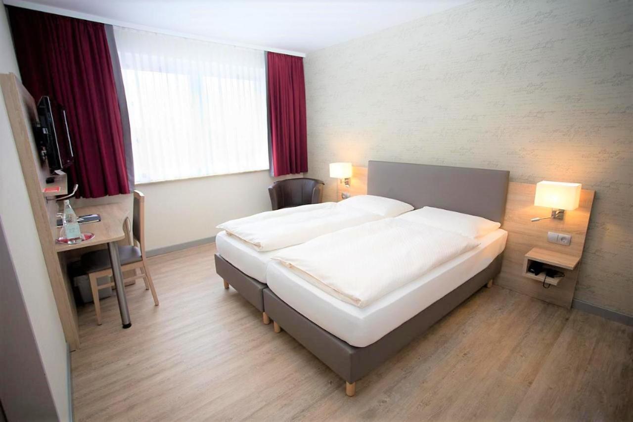 Ivy Hotel Волфсбург Екстериор снимка