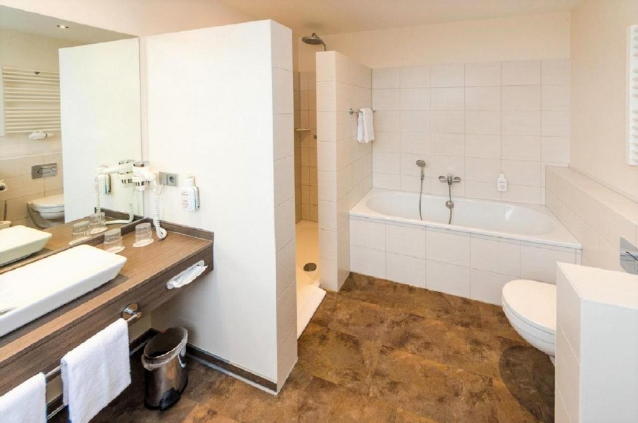 Ivy Hotel Волфсбург Екстериор снимка