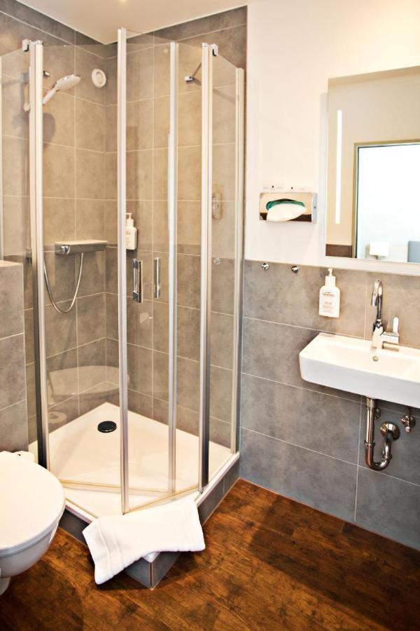 Ivy Hotel Волфсбург Екстериор снимка